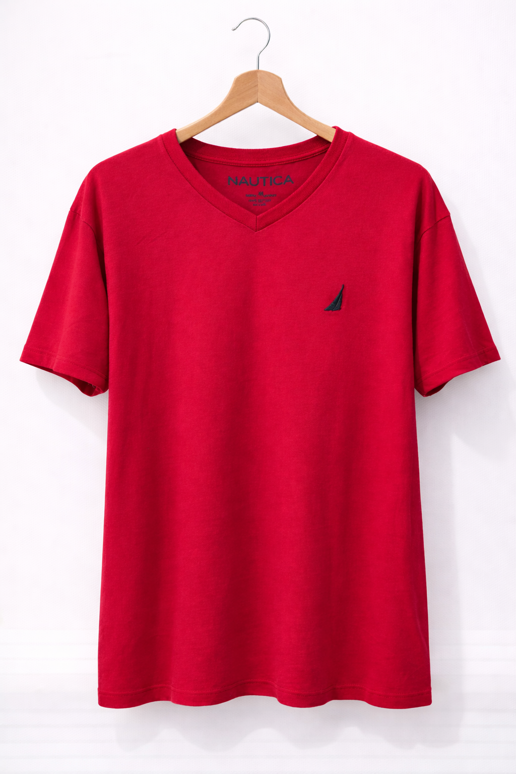 Camiseta Nautica Rojo tipo basica cuello v